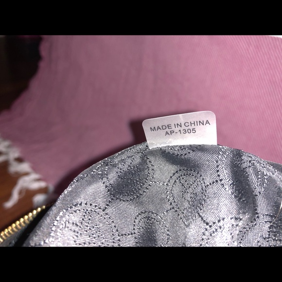 Michael Kors slouchy Hamilton crossbody - Picture 6 of 7